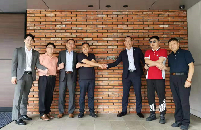 花帝董事長張福財一行，所到之處受到日本友人的熱烈歡迎